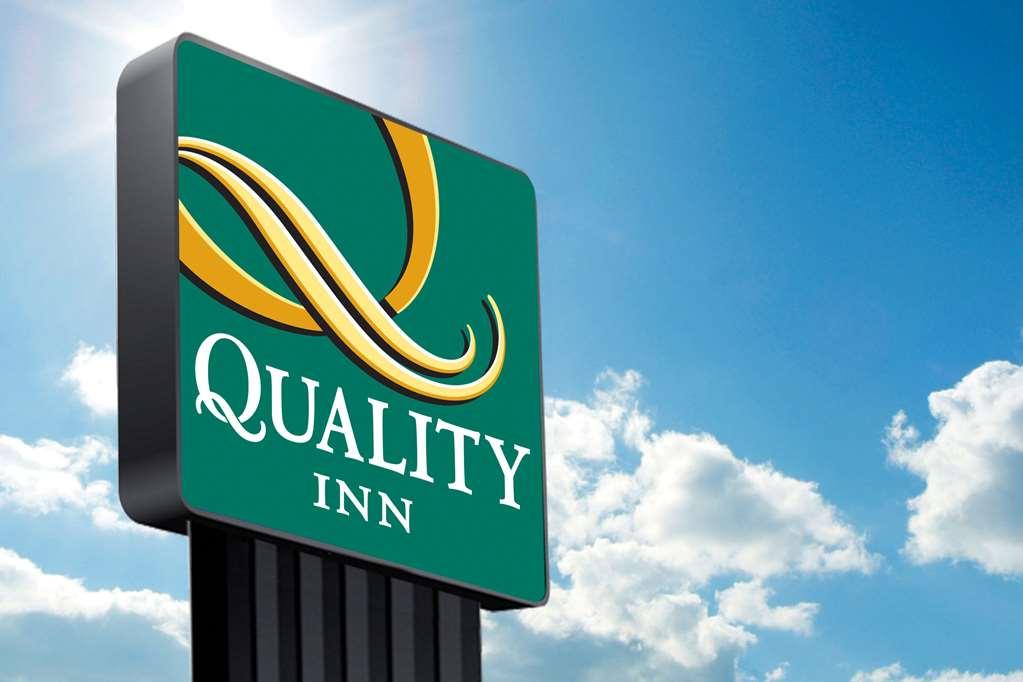 Quality Inn Lexington -Horse Park エクステリア 写真