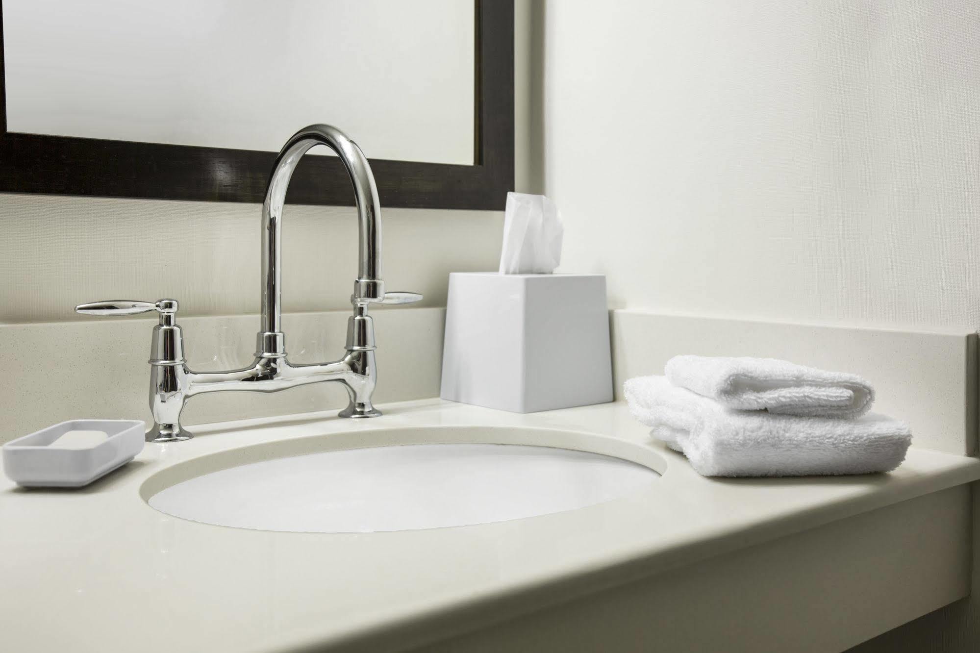 Quality Inn Lexington -Horse Park エクステリア 写真